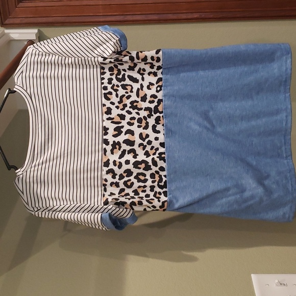 Womens Color Block Animal Print Top Size L - Picture 2 of 5